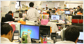 有資格者23名、スタッフ80名